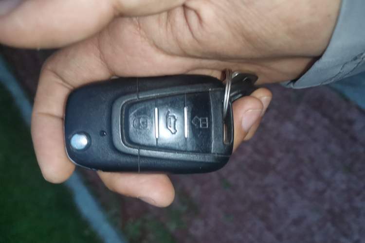 Used SAIC MAXUS Xintu V80  Vehicle Key