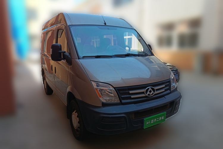 Used SAIC MAXUS Xintu V80 2015 2.5T AMT Aoyuntong Edition Short Wheelbase Mid-Height Front Right 45 Deg