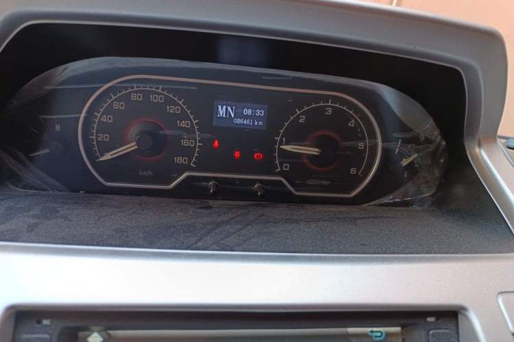 Used SAIC MAXUS Xintu V80 2015 2.5T AMT Aoyuntong Edition Short Wheelbase Mid-Height Instrument Cluster