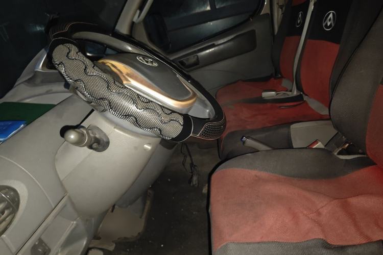 Used SAIC MAXUS Xintu V80 2015 2.5T Manual Aoyuntong Version Short Wheelbase Mid-Roof Left Front Seat