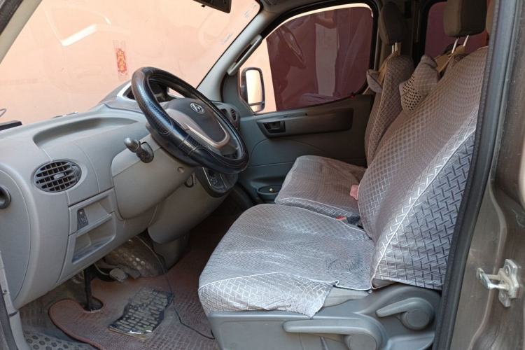 Used SAIC MAXUS Xintu V80 2015 2.5T AMT Aoyuntong Edition Short Wheelbase Mid-Height Left Front Seat