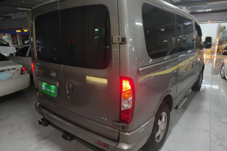 Used SAIC MAXUS Xintu V80 2015 2.5T Manual Zunjie Edition Short Wheelbase Low Roof Rear Right 45 Deg