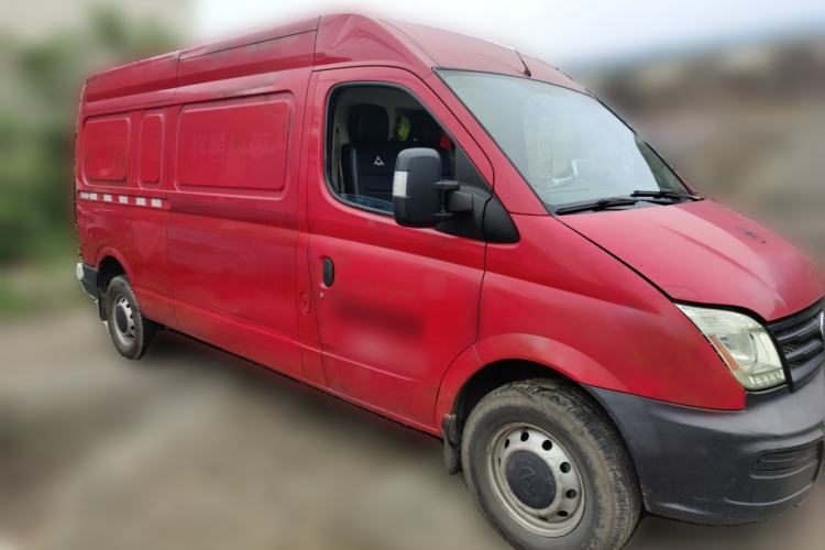 Used SAIC MAXUS Xintu V80 2015 2.5T Business Edition Short Wheelbase Mid-Roof Front Right 45 Deg