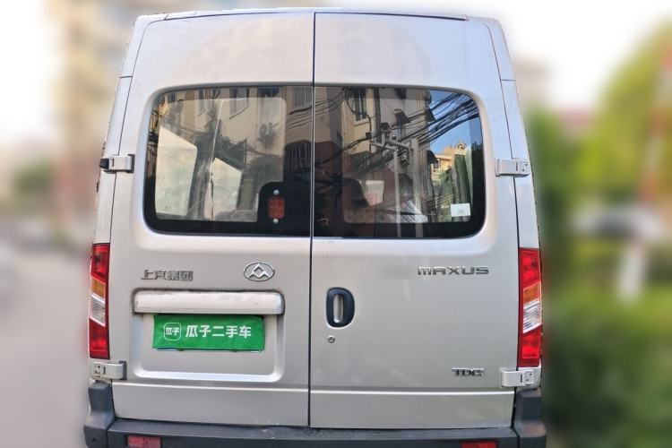 Used SAIC MAXUS Xintu V80 2015 2.5T Manual Aoyuntong Version Short Wheelbase Mid-Roof Rear