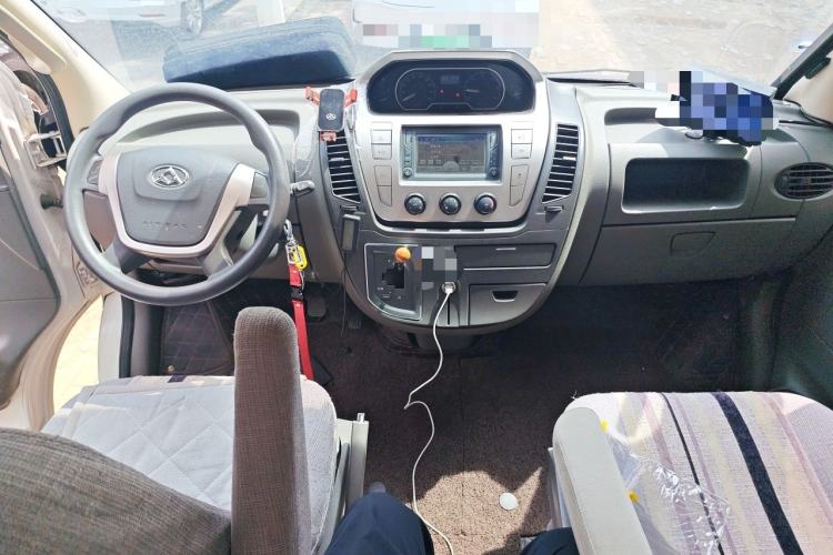 Used SAIC MAXUS Xintu V80  Center Console