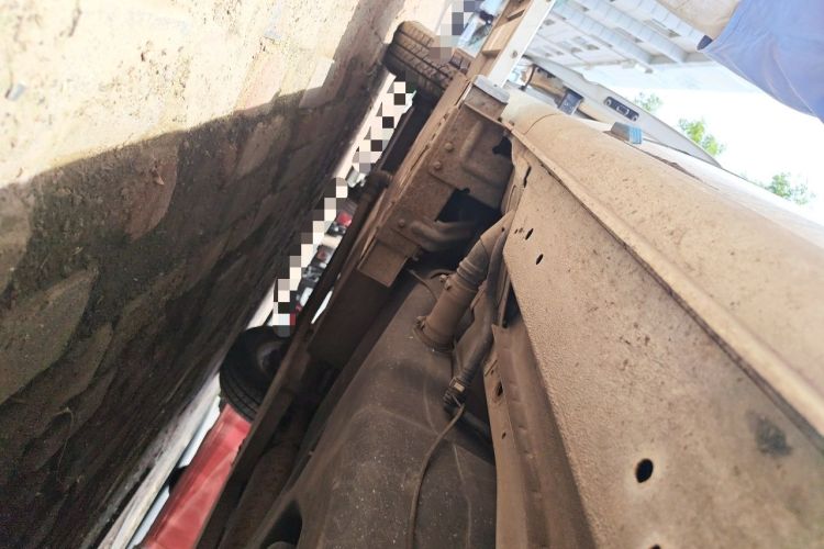 Used SAIC MAXUS Xintu V80  Chassis Front Right