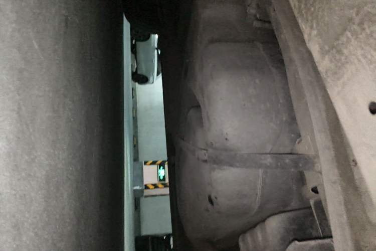 Used SAIC MAXUS Xintu V80 2015 2.5T Manual Aoyuntong Version Short Wheelbase Low Roof Chassis Front Right