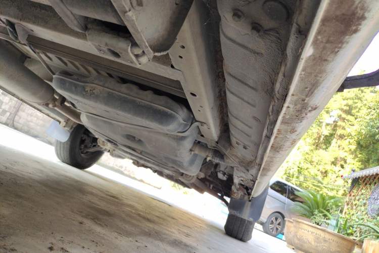 Used SAIC MAXUS Xintu V80  Chassis Rear Right