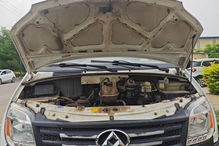 Used SAIC MAXUS Xintu V80  Engine Bay