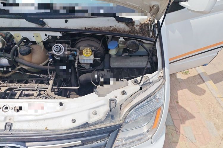 Used SAIC MAXUS Xintu V80  Engine Bay Left