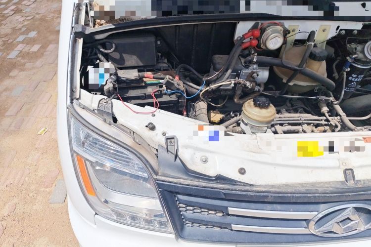Used SAIC MAXUS Xintu V80  Engine Bay Right