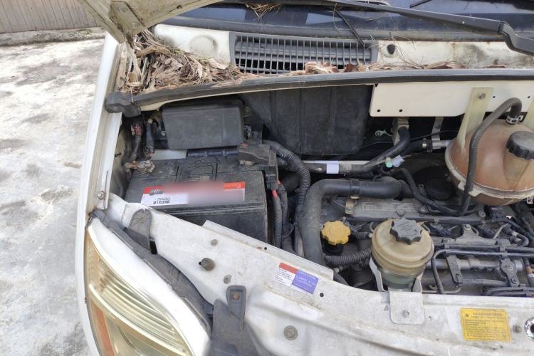 Used SAIC MAXUS Xintu V80  Engine Bay Right