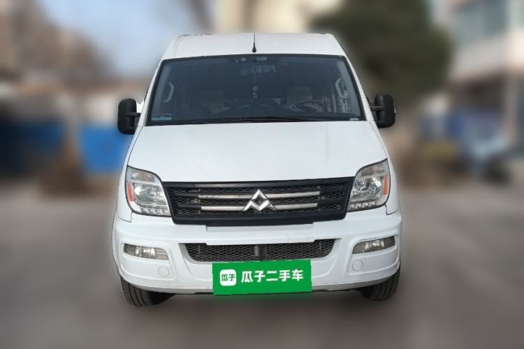Used SAIC MAXUS Xintu V80 2015 2.5T Manual Zunjie Edition Short Wheelbase Mid-Height Configuration Front