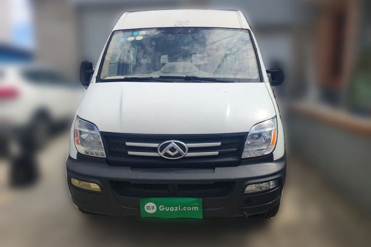 Used SAIC MAXUS Xintu V80 2015 2.5T Manual Aoyuntong Version Short Wheelbase Mid-Roof Front