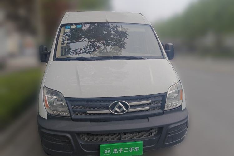 Used SAIC MAXUS Xintu V80 2015 2.5T AMT Aoyuntong Edition Short Wheelbase Mid-Height Front