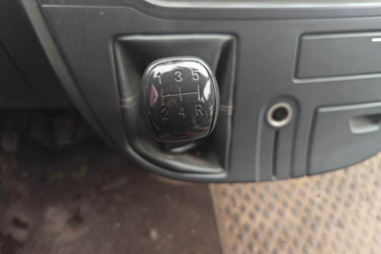 Used SAIC MAXUS Xintu V80  Gear Lever