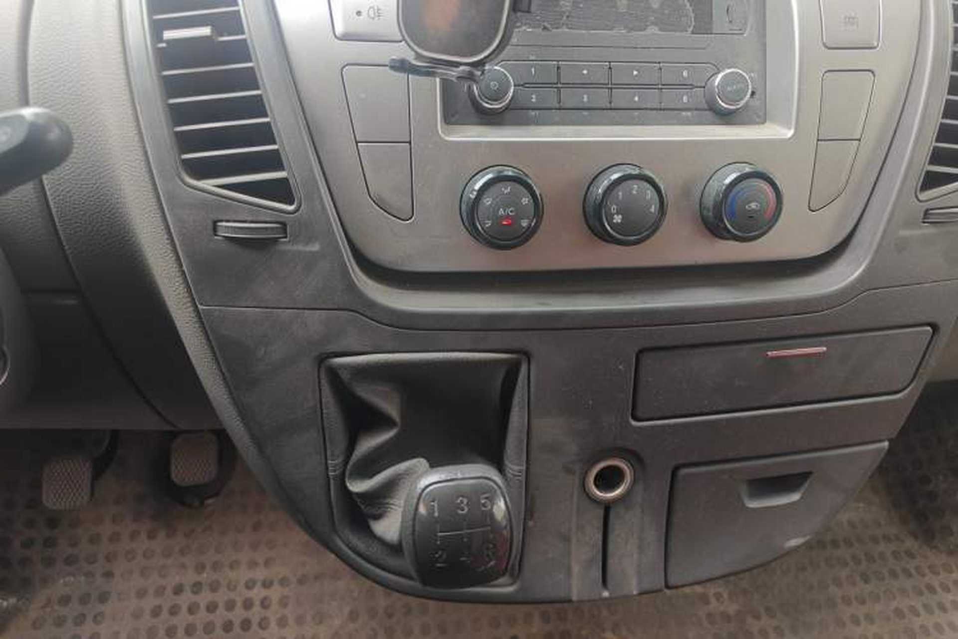 Used SAIC MAXUS Xintu V80 2015 2.5T AMT Aoyuntong Edition Short Wheelbase Mid-Height Gear Lever