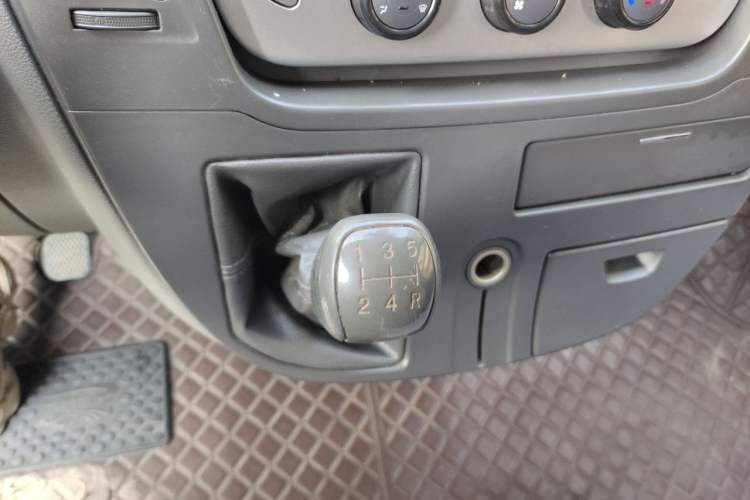 Used SAIC MAXUS Xintu V80  Gear Lever