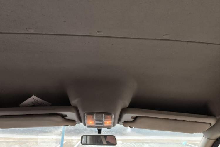 Used SAIC MAXUS Xintu V80 2015 2.5T Manual Aoyuntong Version Short Wheelbase Mid-Roof Headliner