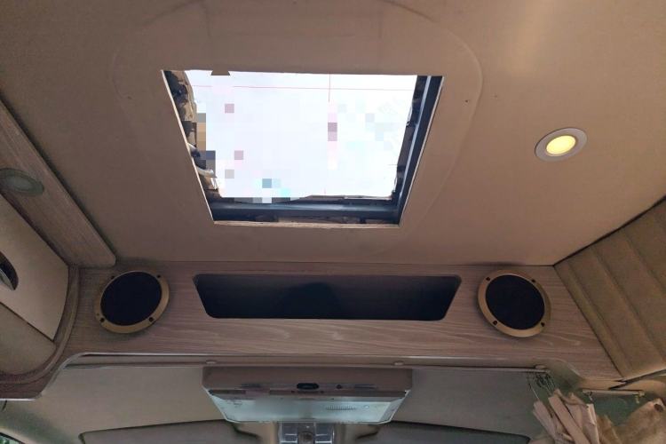 Used SAIC MAXUS Xintu V80  Headliner