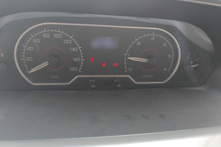 Used SAIC MAXUS Xintu V80 2015 2.5T Manual Aoyuntong Version Short Wheelbase Mid-Roof Instrument Cluster