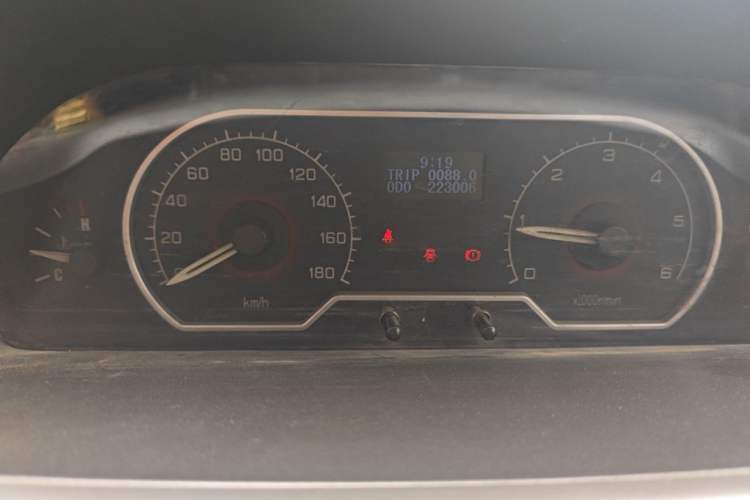Used SAIC MAXUS Xintu V80  Instrument Cluster