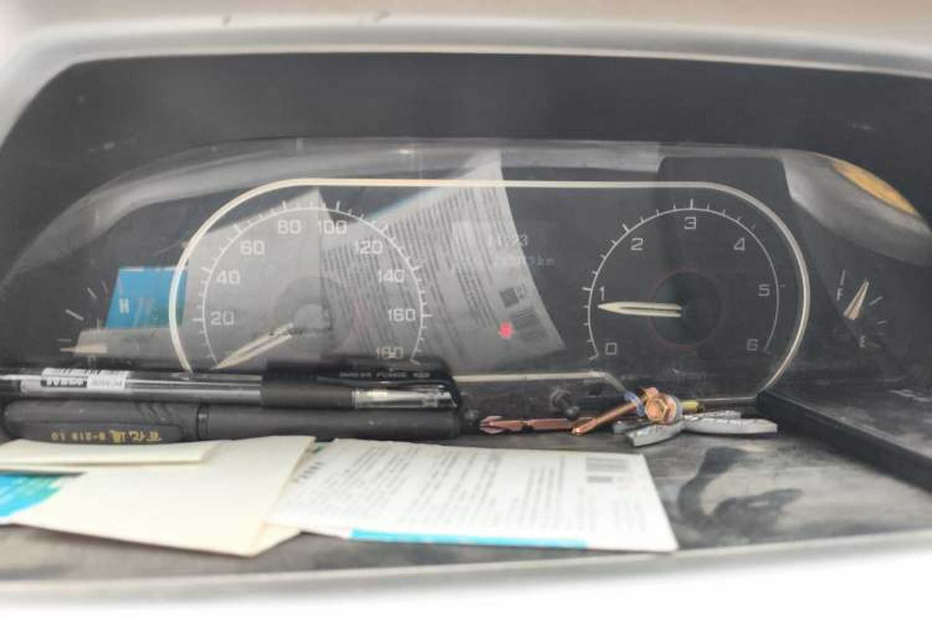 Used SAIC MAXUS Xintu V80 2015 2.5T Manual Aoyuntong Version Short Wheelbase Mid-Roof Instrument Cluster