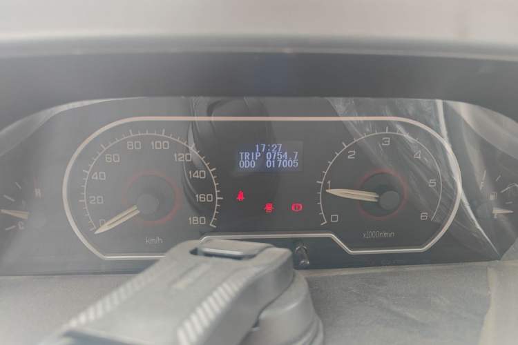 Used SAIC MAXUS Xintu V80 2015 2.5T AMT Aoyuntong Edition Short Wheelbase Mid-Height Instrument Cluster
