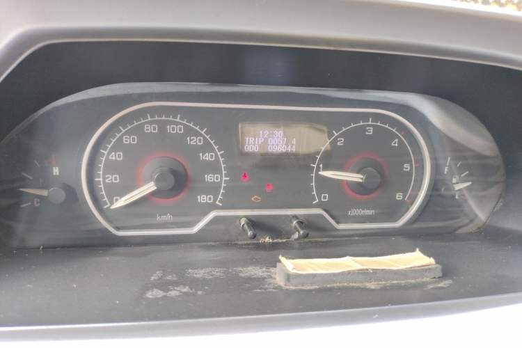 Used SAIC MAXUS Xintu V80  Instrument Cluster