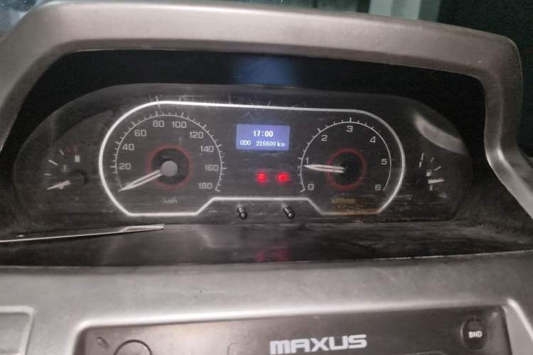 Used SAIC MAXUS Xintu V80 2015 2.5T Manual Aoyuntong Version Short Wheelbase Low Roof Instrument Cluster