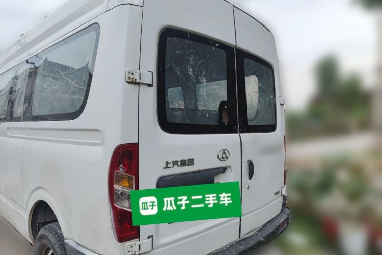Used SAIC MAXUS Xintu V80 2015 2.5T Manual Aoyuntong Version Long Wheelbase Mid-Height Roof Rear
