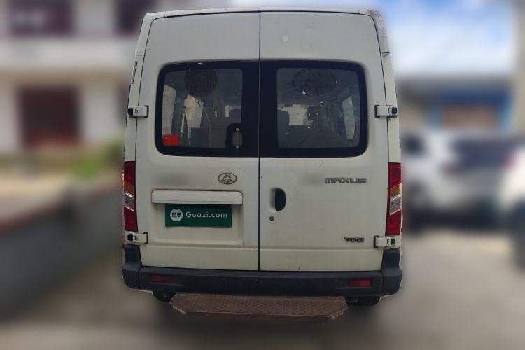 Used SAIC MAXUS Xintu V80 2015 2.5T Manual Aoyuntong Version Short Wheelbase Mid-Roof Rear