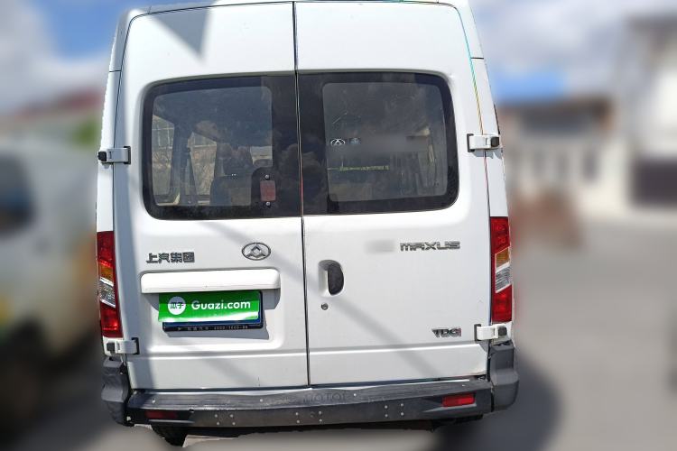 Used SAIC MAXUS Xintu V80 2015 2.5T Manual Aoyuntong Version Short Wheelbase Mid-Roof Rear