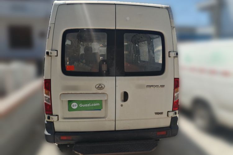 Used SAIC MAXUS Xintu V80 2015 2.5T Manual Aoyuntong Version Short Wheelbase Mid-Roof Rear