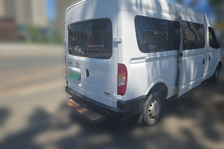 Used SAIC MAXUS Xintu V80 2015 2.5T AMT Aoyuntong Version Long Wheelbase Mid-Roof Rear Right 45 Deg