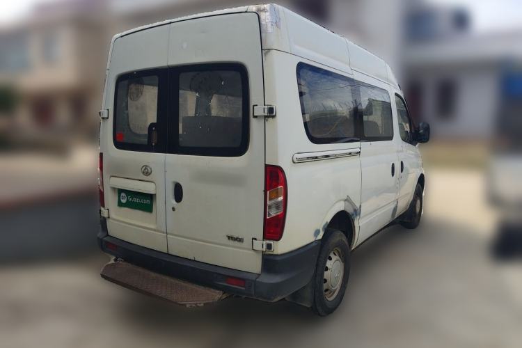 Used SAIC MAXUS Xintu V80 2015 2.5T Manual Aoyuntong Version Short Wheelbase Mid-Roof Rear Right 45 Deg