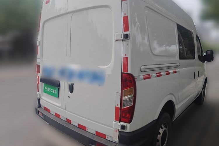 Used SAIC MAXUS Xintu V80 2015 2.5T AMT Aoyuntong Edition Short Wheelbase Mid-Height Rear Right 45 Deg