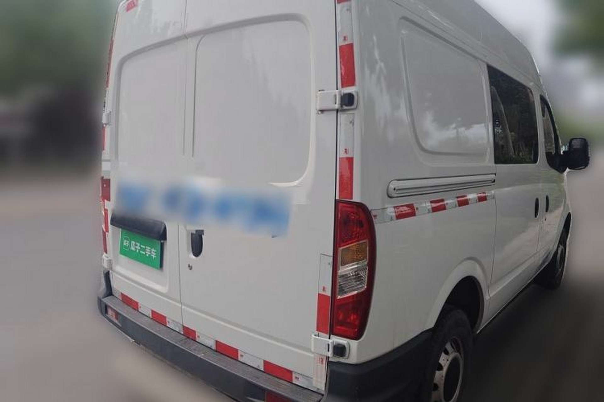 Used SAIC MAXUS Xintu V80 2015 2.5T AMT Aoyuntong Edition Short Wheelbase Mid-Height Rear Right 45 Deg