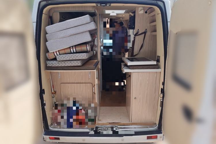 Used SAIC MAXUS Xintu V80  Trunk