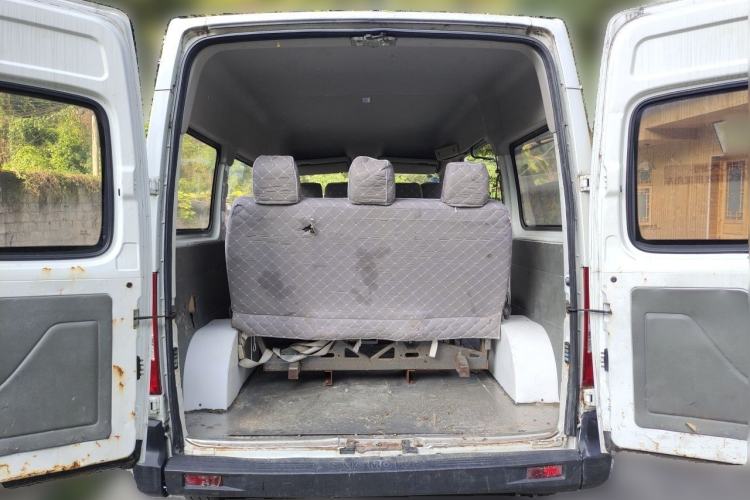 Used SAIC MAXUS Xintu V80  Trunk
