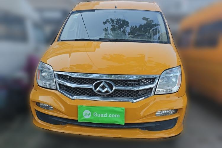 Used SAIC MAXUS Xintu V80 2015 2.5T Manual Aoyuntong Version Short Wheelbase Mid-Roof Front