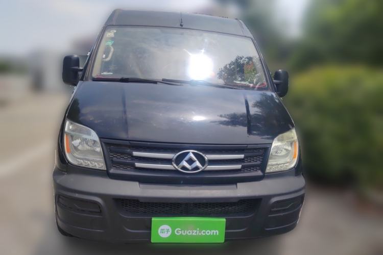 Used SAIC MAXUS Xintu V80 2016 2.5T Manual Aoyuntong National IV Long Wheelbase Mid-Height 7-Seater Front