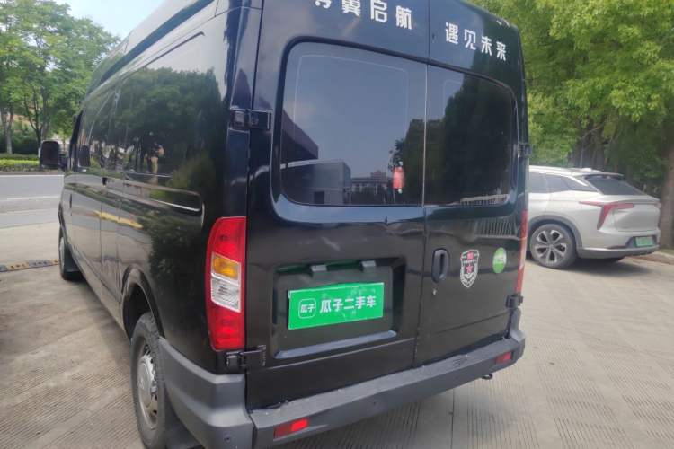 Used SAIC MAXUS Xintu V80 2016 2.5T Manual Aoyuntong National IV Long Wheelbase Mid-Height 7-Seater Rear Left 45 Deg