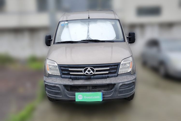 Used SAIC MAXUS Xintu V80 2016 2.5T Manual Aoyuntong National IV Long Wheelbase Mid-Height 7-Seater Front