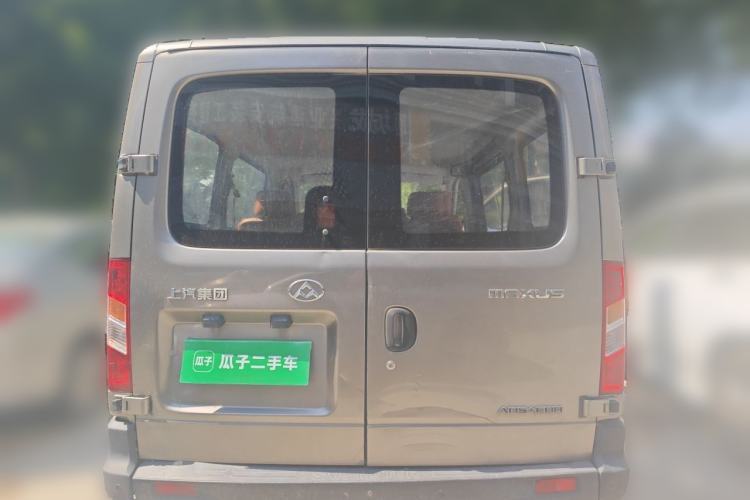 Used SAIC MAXUS Xintu V80 2016 2.5T Manual Aoyuntong National V Short Wheelbase Low-Roof 6-Seater Rear