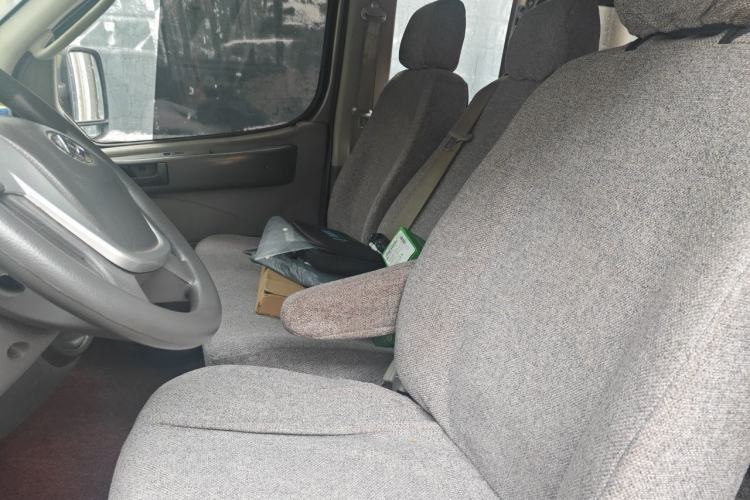 Used SAIC MAXUS Xintu V80 2016 2.5T Manual Aoyuntong National V Short Wheelbase Mid-Roof 6-Seater Left Front Seat