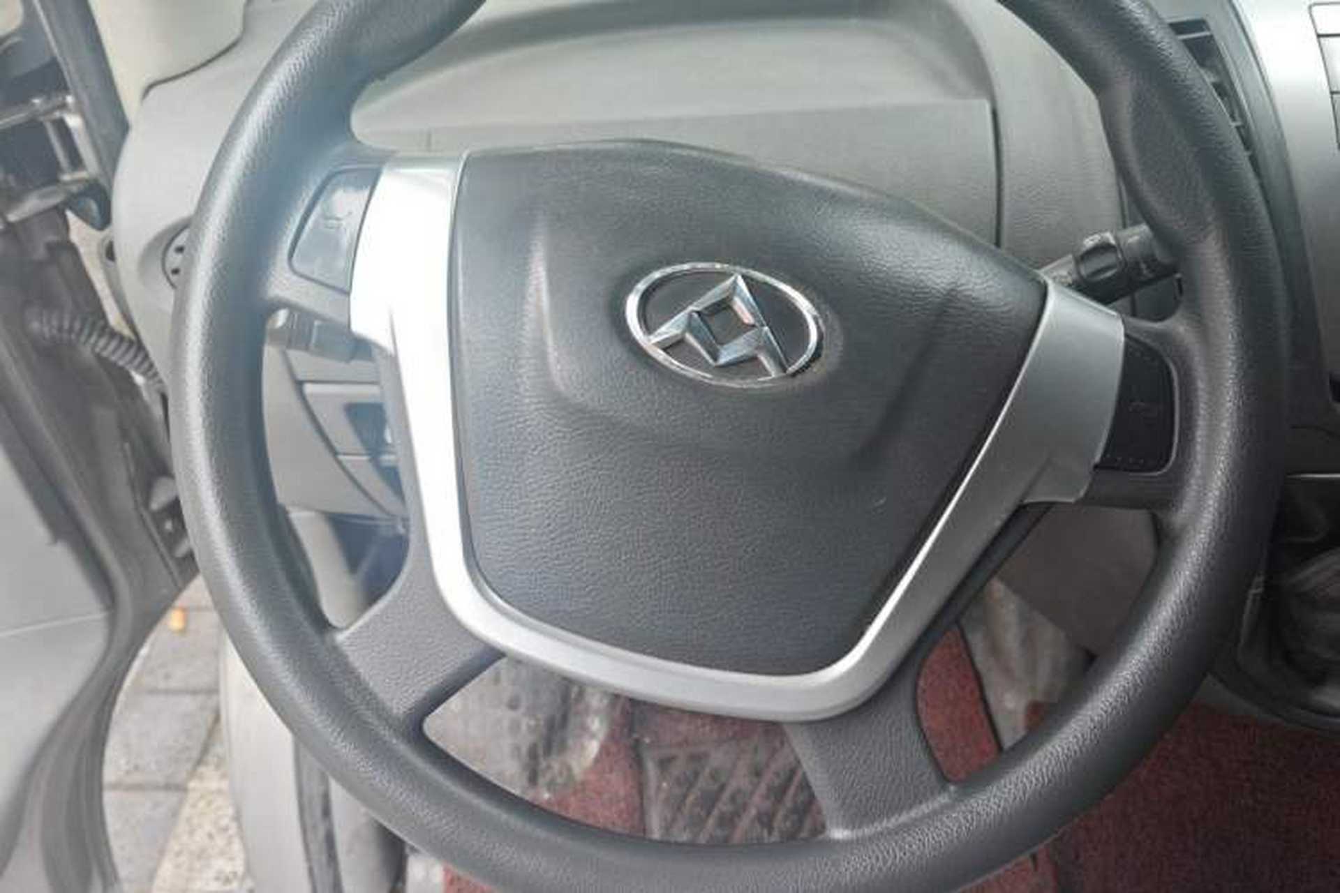 Used SAIC MAXUS Xintu V80 2016 2.5T Manual Aoyuntong National V Short Wheelbase Mid-Roof 6-Seater Steering Wheel