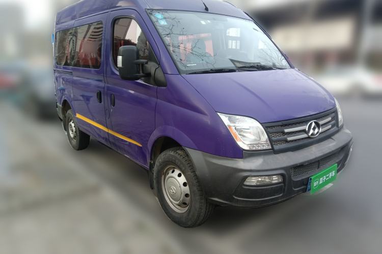 Used SAIC MAXUS Xintu V80 2016 2.5T Manual Aoyuntong National IV Short Wheelbase Mid-Roof 6-Seater Front Right 45 Deg