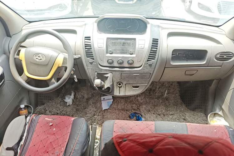 Used SAIC MAXUS Xintu V80  Center Console