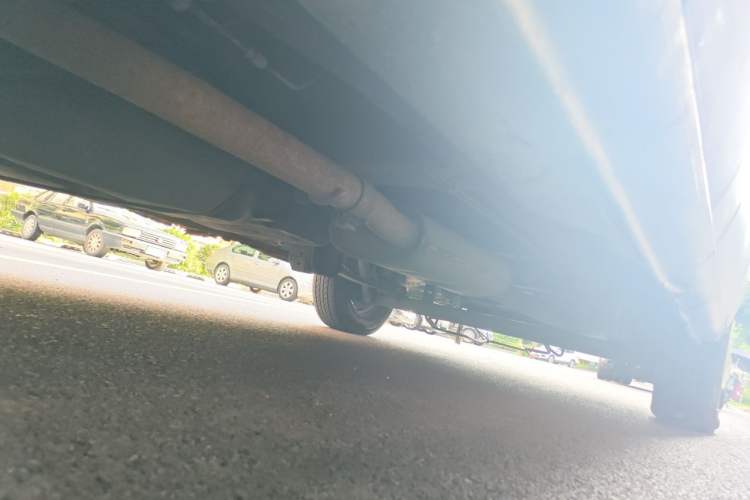 Used SAIC MAXUS Xintu V80  Chassis Front Left